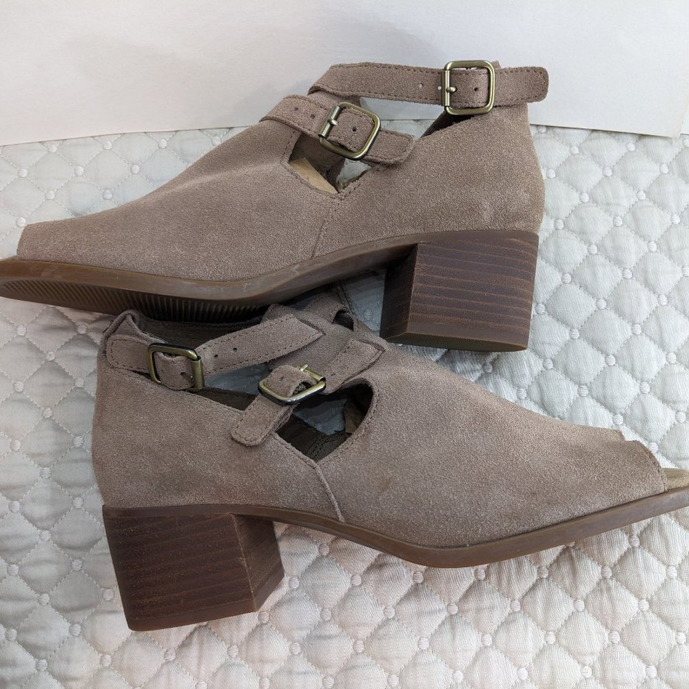 Koolaburra Ugg Light Brown Suede Double Buckle Cut-Out Peep Toe Bootie - 7 NWOT
